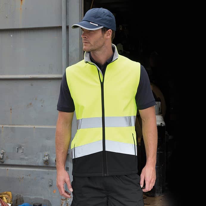 R451X_flo-yellow-black_lifestyle_crop R451X_flo-yellow-black_lifestyle_crop